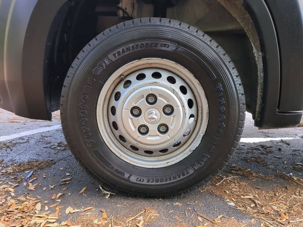 RAM ProMaster 3500 Furgoneta de carga Tradesman de techo alto, 2025, distancia entre ejes de 159 pulgadas, versión EXT