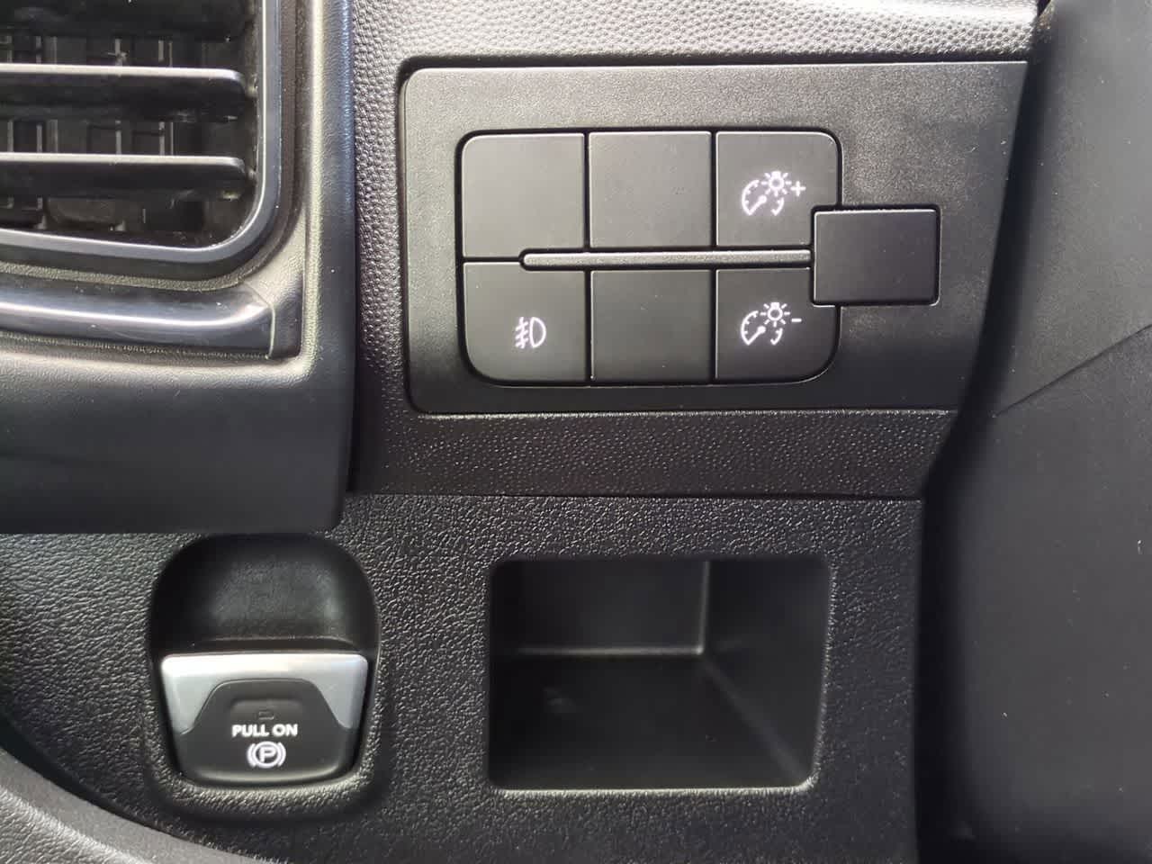 RAM ProMaster 3500 Furgoneta de carga Tradesman de techo alto, 2025, distancia entre ejes de 159 pulgadas, versión EXT