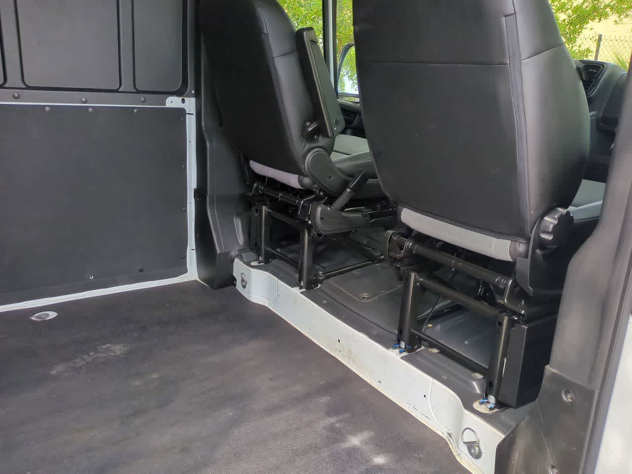 RAM ProMaster 3500 Furgoneta de carga Tradesman de techo alto, 2025, distancia entre ejes de 159 pulgadas, versión EXT