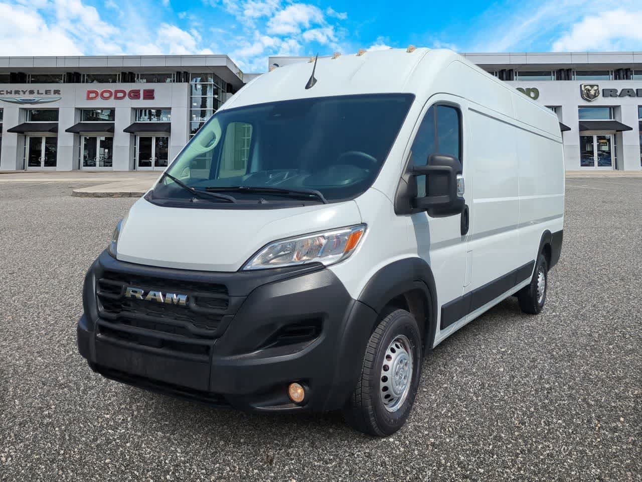 RAM ProMaster 3500 Furgoneta de carga Tradesman de techo alto, 2025, distancia entre ejes de 159 pulgadas, versión EXT