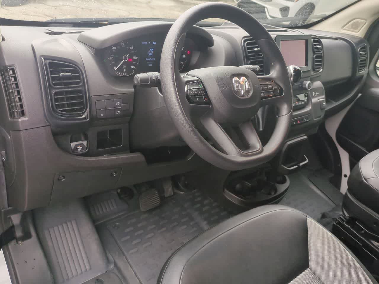 RAM ProMaster 3500 Furgoneta de carga Tradesman de techo alto, 2025, distancia entre ejes de 159 pulgadas, versión EXT