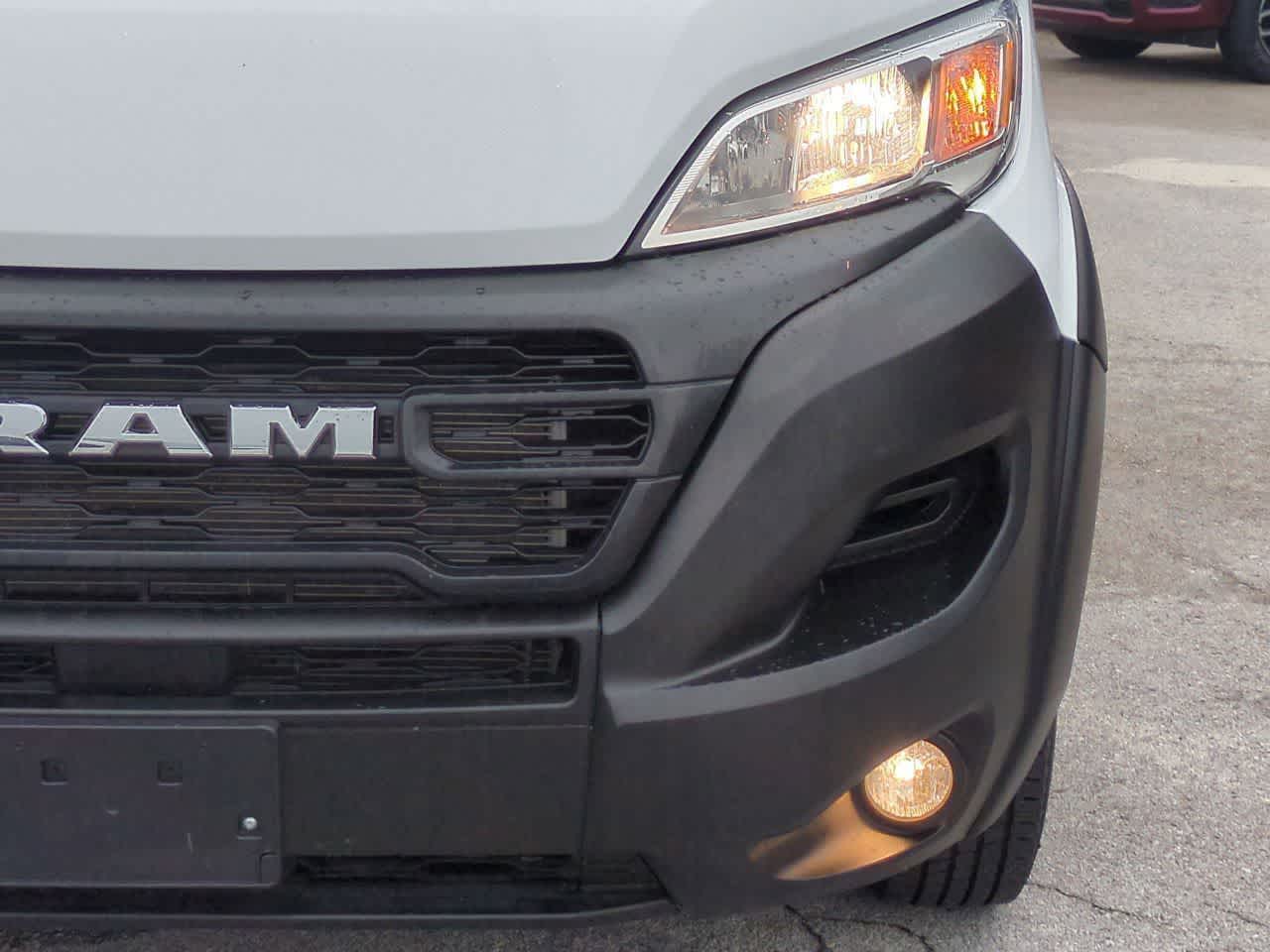 RAM ProMaster 3500 Furgoneta de carga Tradesman de techo alto, 2025, distancia entre ejes de 159 pulgadas, versión EXT