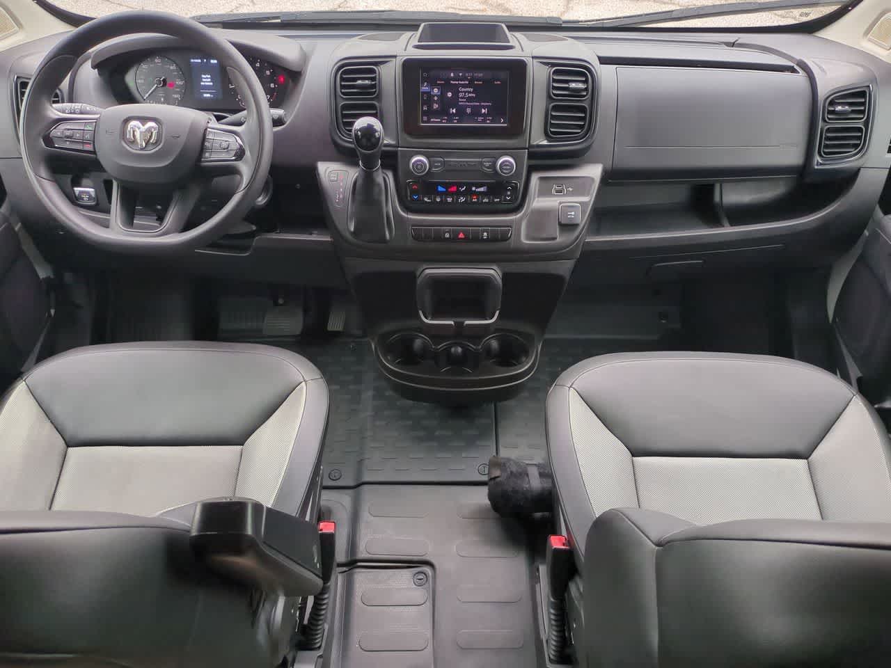 RAM ProMaster 3500 Furgoneta de carga Tradesman de techo alto, 2025, distancia entre ejes de 159 pulgadas, versión EXT