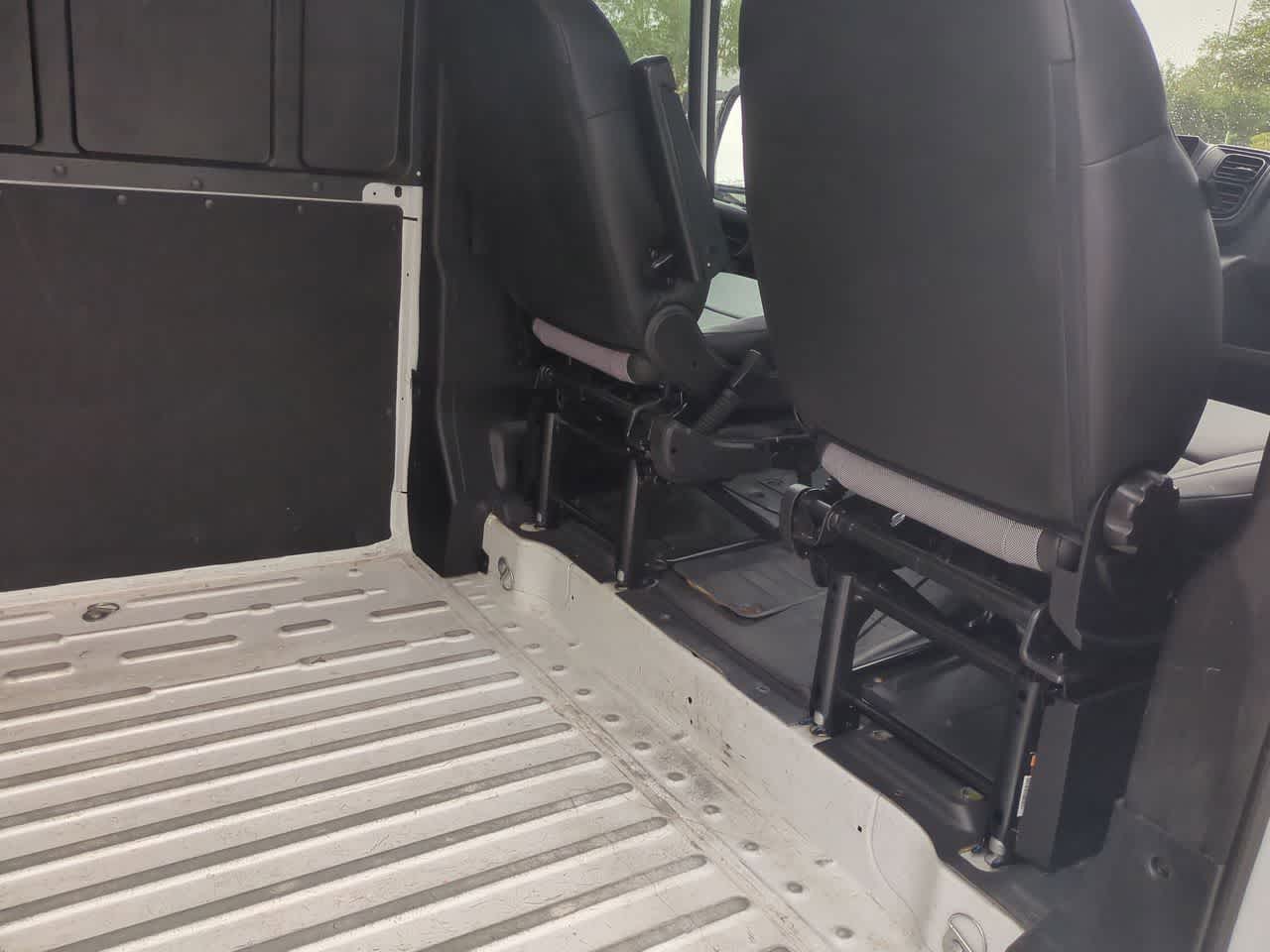 RAM ProMaster 3500 Furgoneta de carga Tradesman de techo alto, 2025, distancia entre ejes de 159 pulgadas, versión EXT