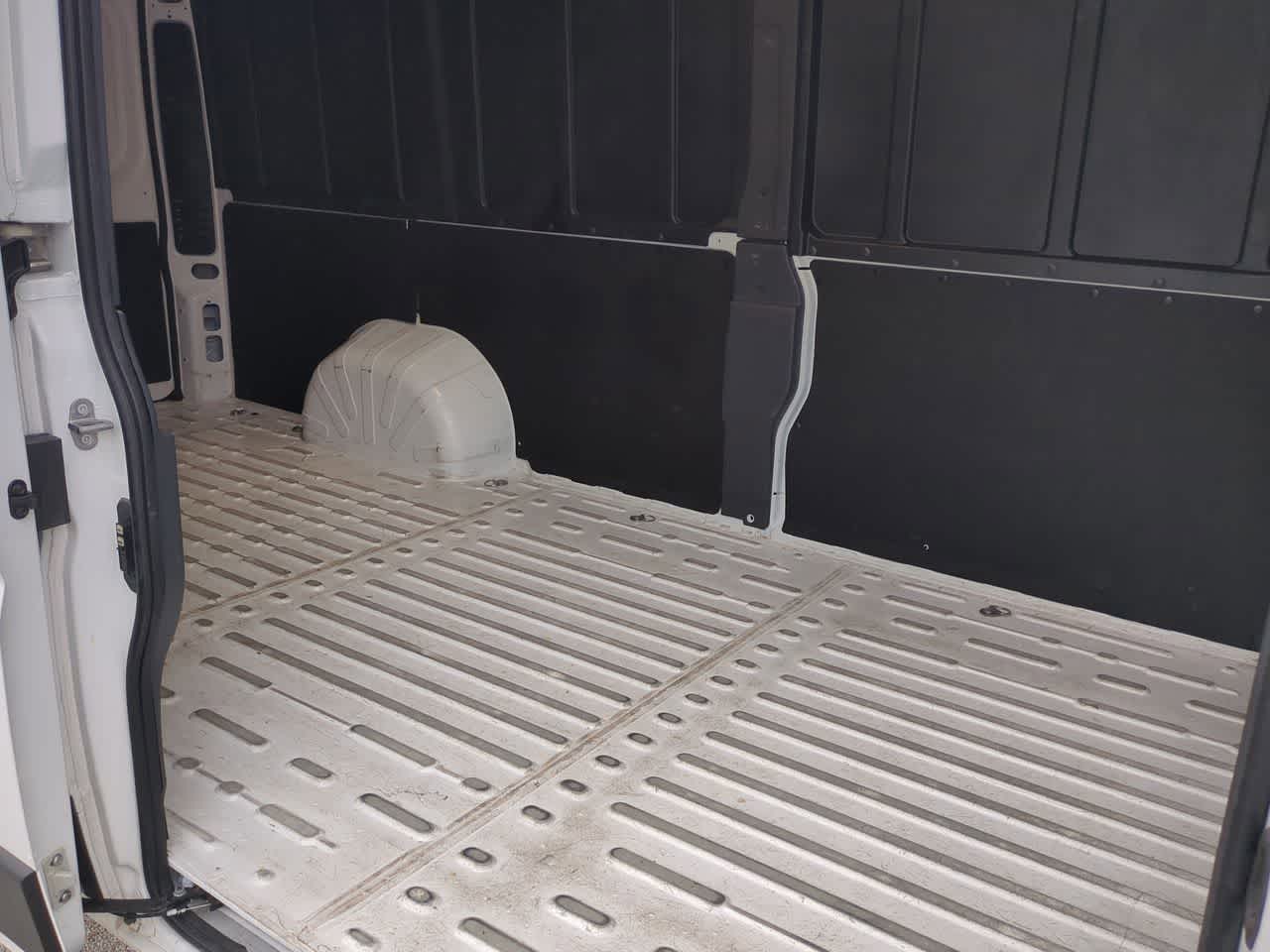 RAM ProMaster 3500 Furgoneta de carga Tradesman de techo alto, 2025, distancia entre ejes de 159 pulgadas, versión EXT