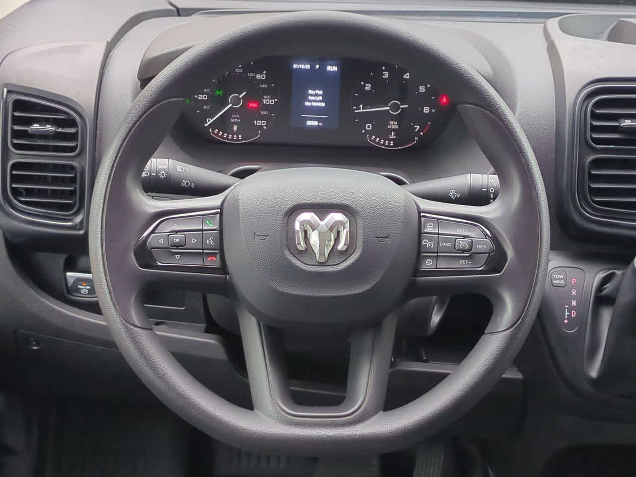 RAM ProMaster 3500 Furgoneta de carga Tradesman de techo alto, 2025, distancia entre ejes de 159 pulgadas, versión EXT