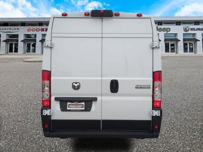 RAM ProMaster 3500 Furgoneta de carga Tradesman de techo alto, 2025, distancia entre ejes de 159 pulgadas, versión EXT