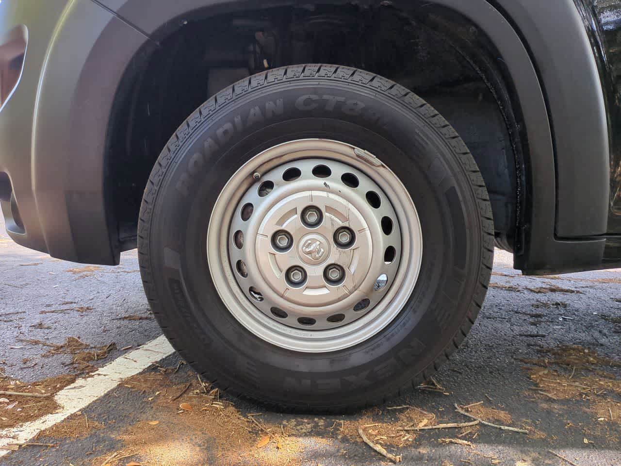 Furgoneta de carga RAM ProMaster 3500 Tradesman de 2025, techo superalto, distancia entre ejes de 159 pulgadas, versión EXT con asiento del acompañante