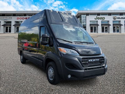 Furgoneta de carga RAM ProMaster 3500 Tradesman de 2025, techo superalto, distancia entre ejes de 159 pulgadas, versión EXT con asiento del acompañante
