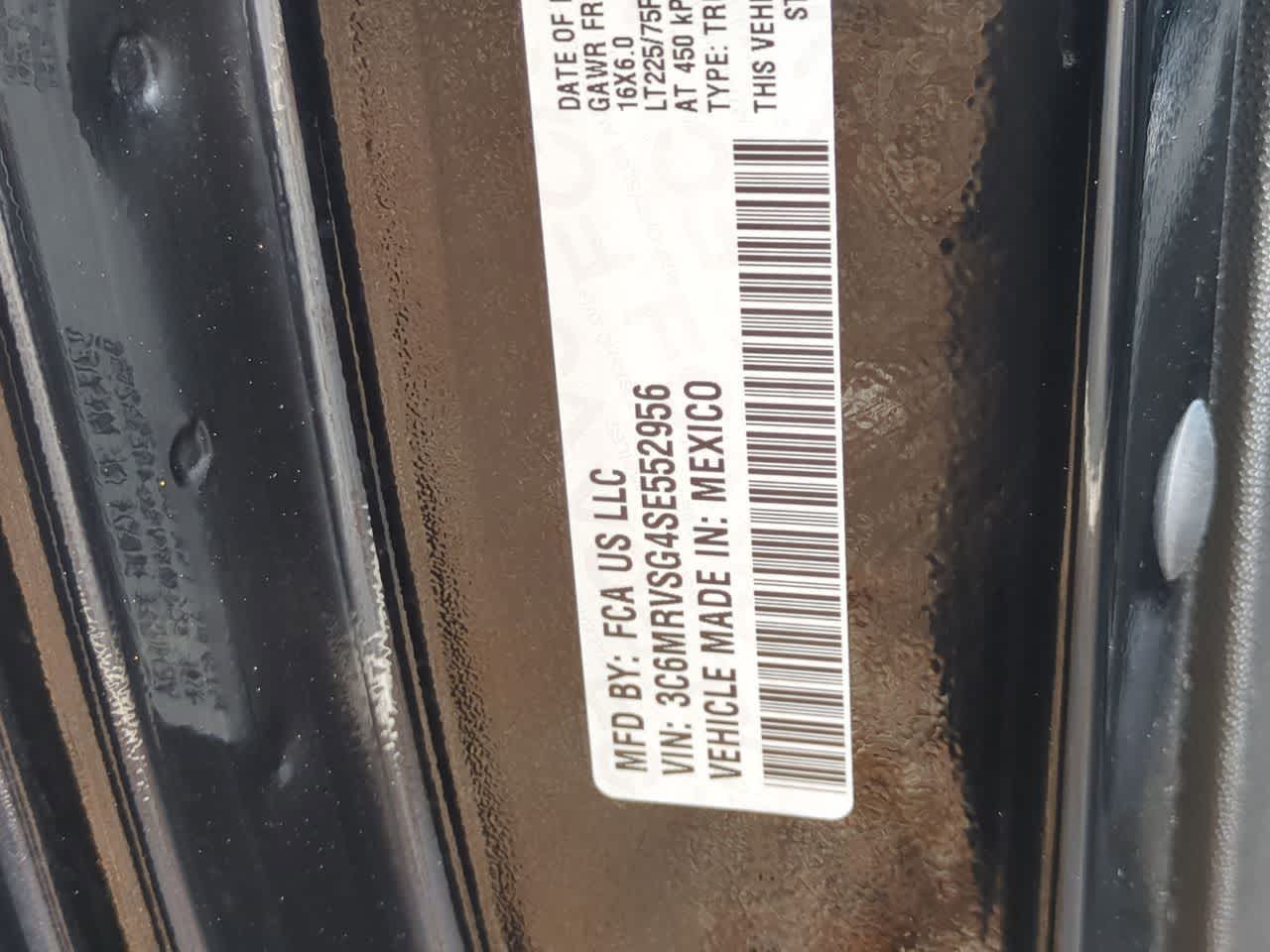 Furgoneta de carga RAM ProMaster 3500 Tradesman de 2025, techo superalto, distancia entre ejes de 159 pulgadas, versión EXT con asiento del acompañante