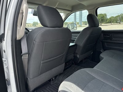 RAM 1500 Classic Tradesman de 2022, cabina doble, tracción 4x2 y caja de 1,70 m