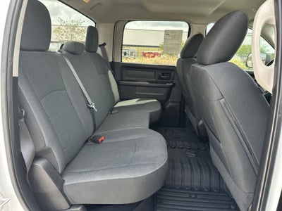 RAM 1500 Classic Tradesman de 2022, cabina doble, tracción 4x2 y caja de 1,70 m