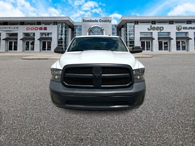 RAM 1500 Classic Tradesman de 2022, cabina doble, tracción 4x2 y caja de 1,70 m