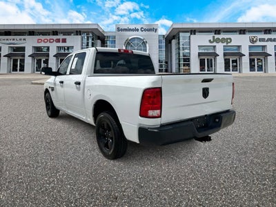 RAM 1500 Classic Tradesman de 2022, cabina doble, tracción 4x2 y caja de 1,70 m