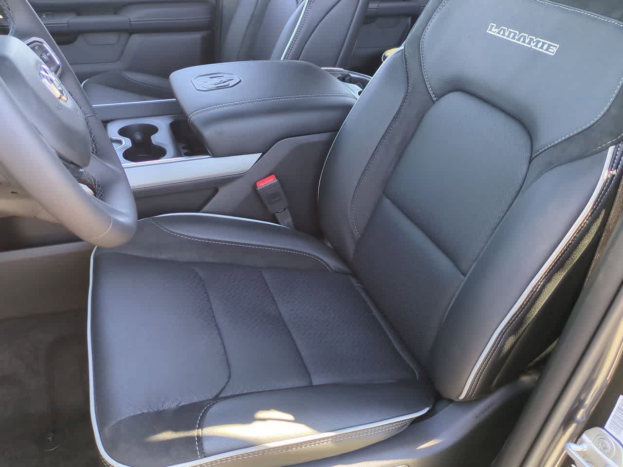 2026 RAM Ram 1500 RAM 1500 LARAMIE CREW CAB 4X2 5'7' BOX