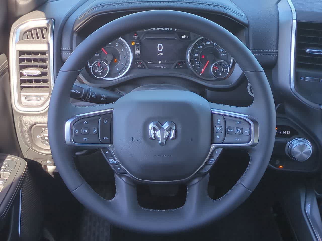 2026 RAM Ram 1500 RAM 1500 LARAMIE CREW CAB 4X2 5'7' BOX