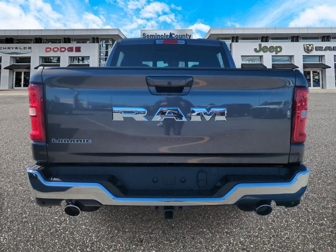 2026 RAM Ram 1500 RAM 1500 LARAMIE CREW CAB 4X2 5'7' BOX