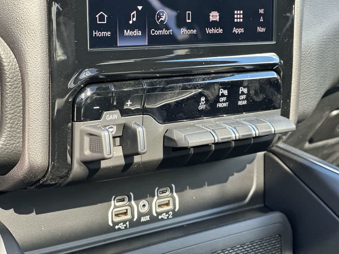 RAM 1500 de 2027, RAM 1500 BIG HORN, CABINA DOBLE, 4X4, CAJA DE 5'7'