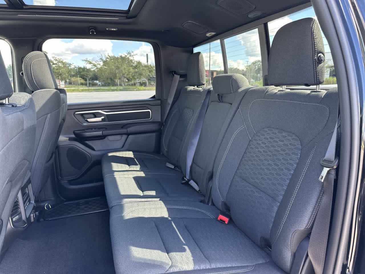 RAM 1500 de 2027, RAM 1500 BIG HORN, CABINA DOBLE, 4X4, CAJA DE 5'7'