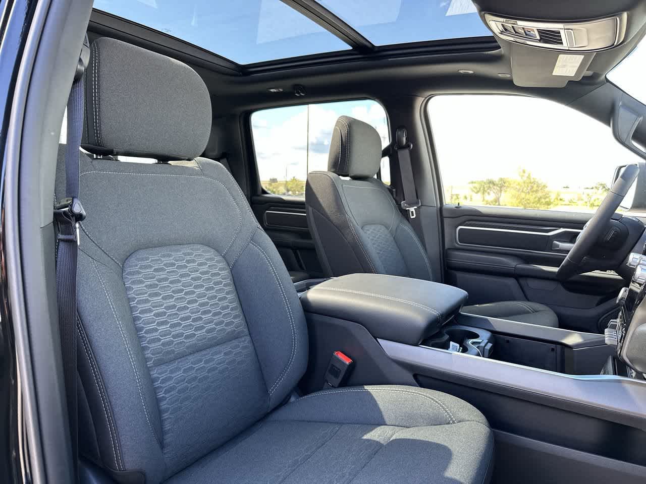 RAM 1500 de 2027, RAM 1500 BIG HORN, CABINA DOBLE, 4X4, CAJA DE 5'7'