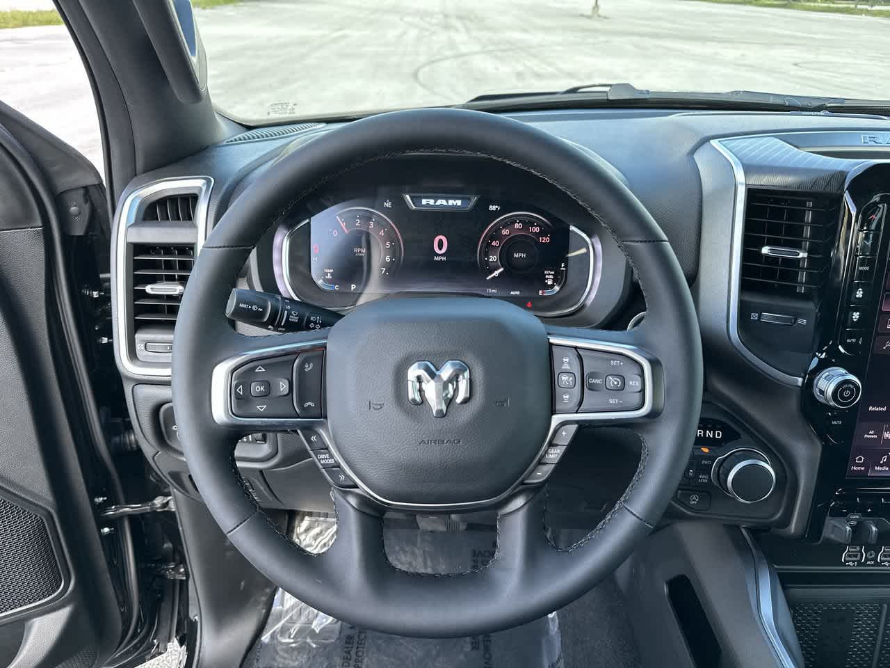 RAM 1500 de 2027, RAM 1500 BIG HORN, CABINA DOBLE, 4X4, CAJA DE 5'7'