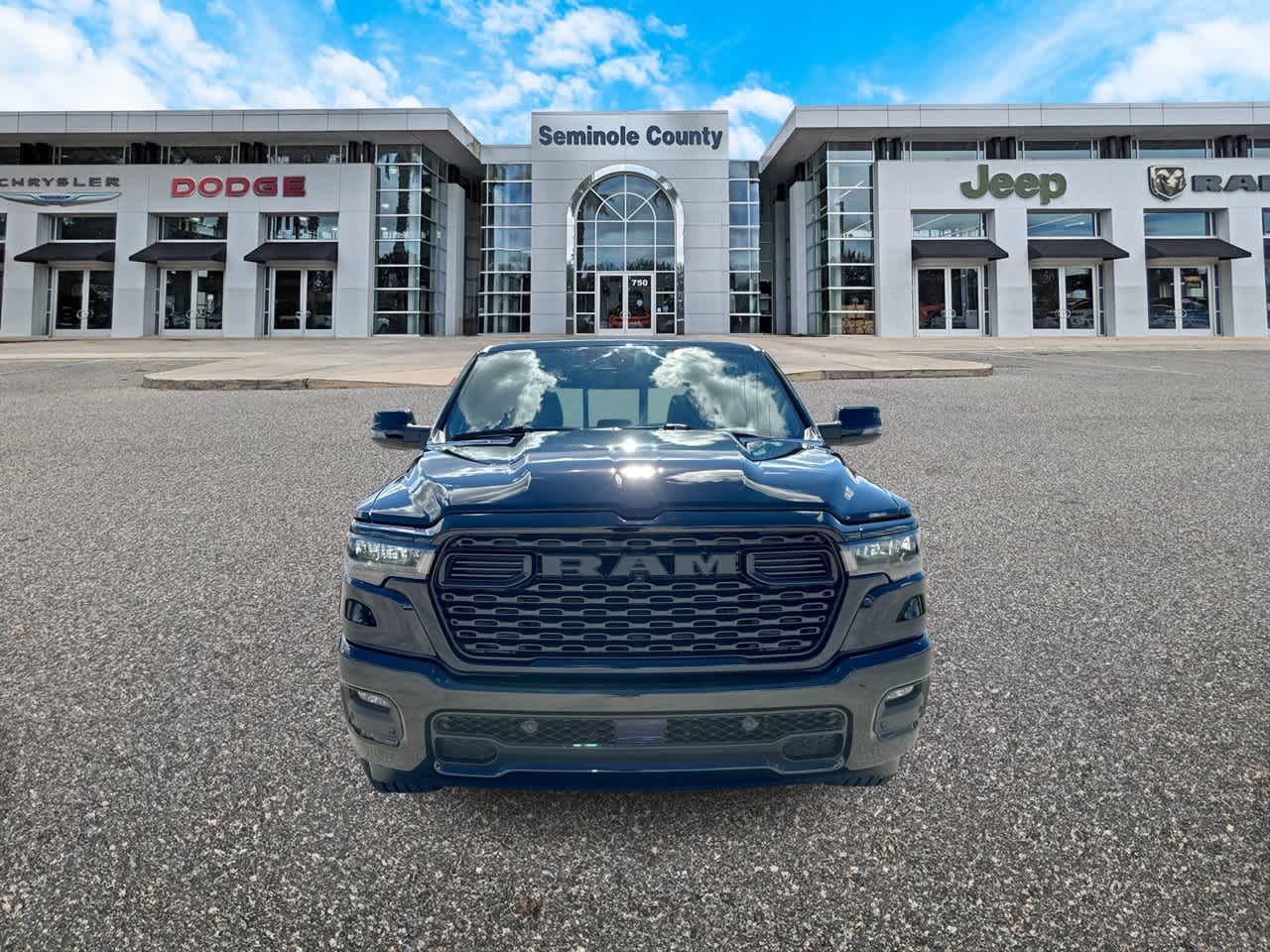 RAM 1500 de 2027, RAM 1500 BIG HORN, CABINA DOBLE, 4X4, CAJA DE 5'7'