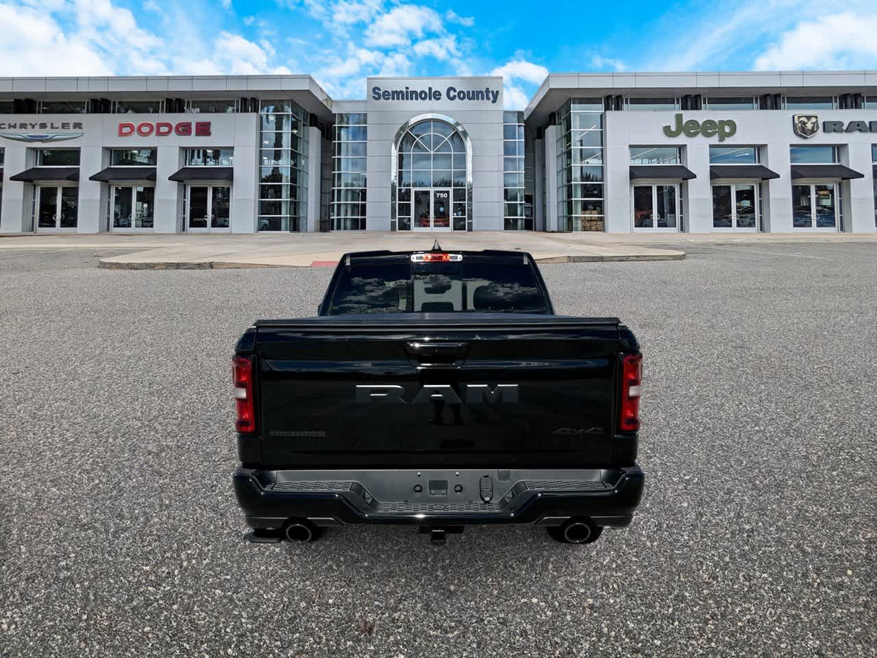 RAM 1500 de 2027, RAM 1500 BIG HORN, CABINA DOBLE, 4X4, CAJA DE 5'7'