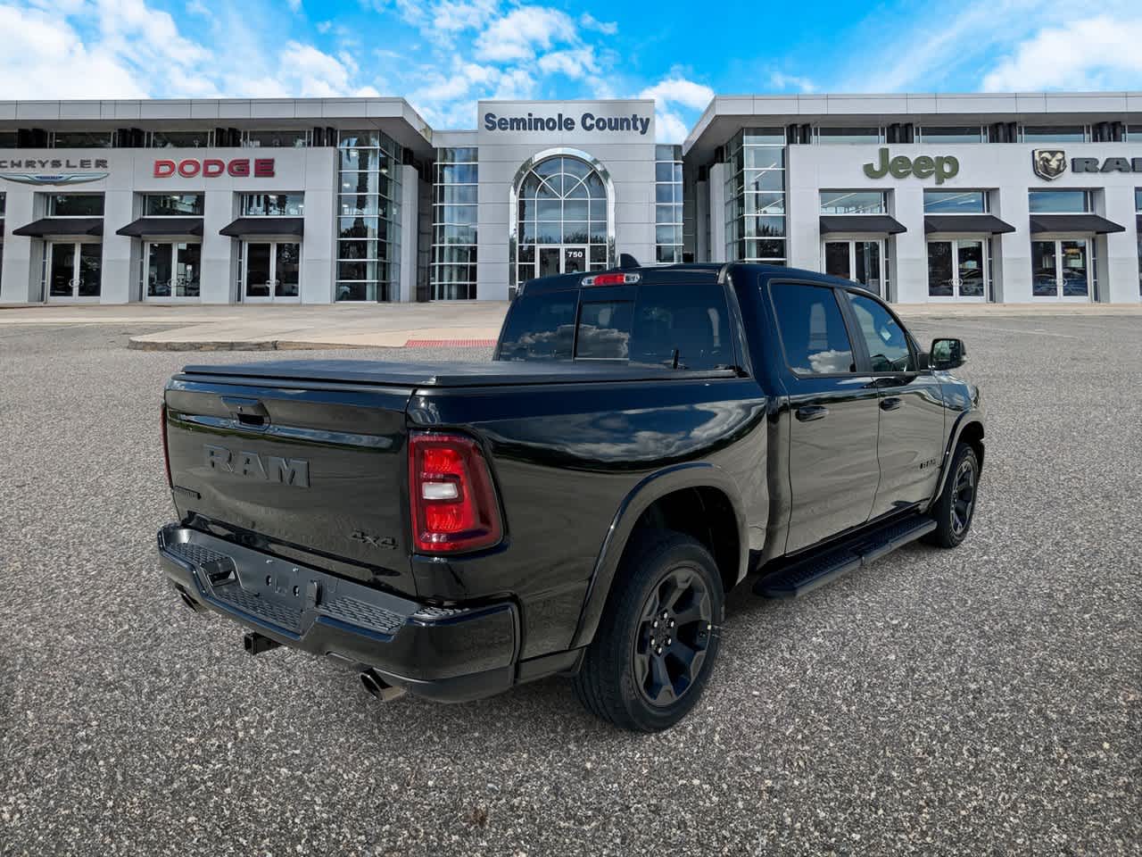 RAM 1500 de 2027, RAM 1500 BIG HORN, CABINA DOBLE, 4X4, CAJA DE 5'7'