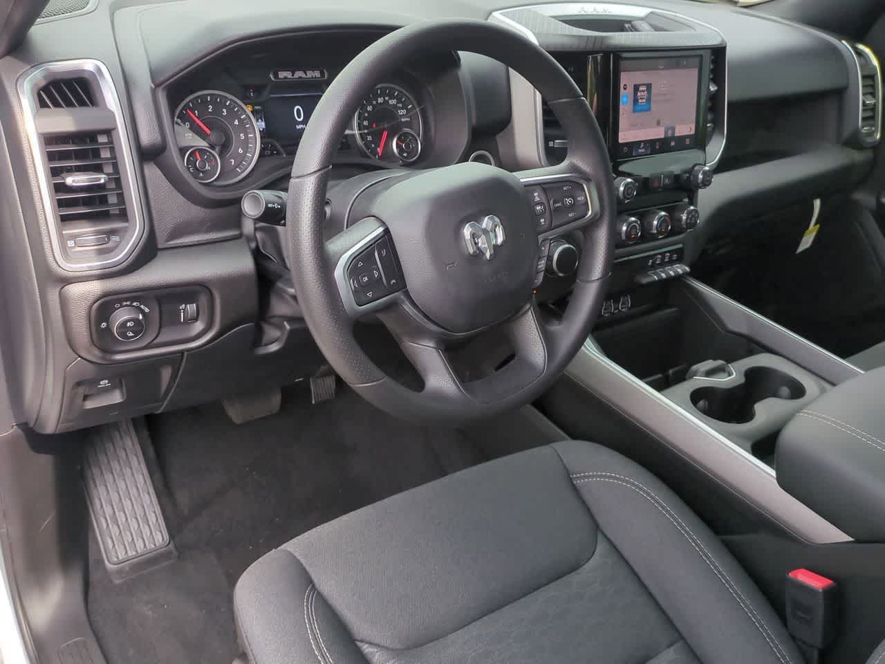 2026 RAM Ram 1500 RAM 1500 EXPRESS CREW CAB 4X4 5'7' BOX