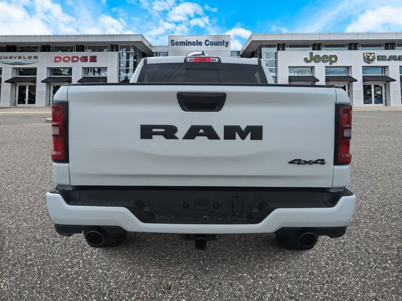 2026 RAM Ram 1500 RAM 1500 EXPRESS CREW CAB 4X4 5'7' BOX