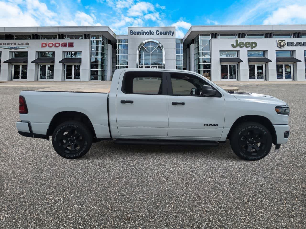 2026 RAM Ram 1500 RAM 1500 EXPRESS CREW CAB 4X4 5'7' BOX