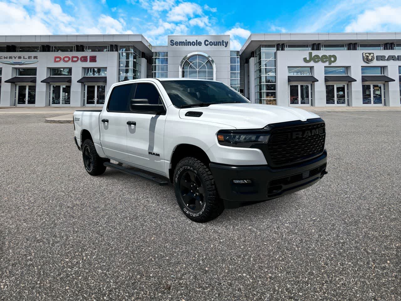 RAM 1500 WARLOCK de 2026, cabina doble, tracción 4x4 y caja de 1,70 m