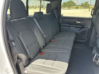 RAM 1500 WARLOCK de 2026, cabina doble, tracción 4x4 y caja de 1,70 m