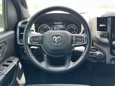 RAM 1500 WARLOCK de 2026, cabina doble, tracción 4x4 y caja de 1,70 m
