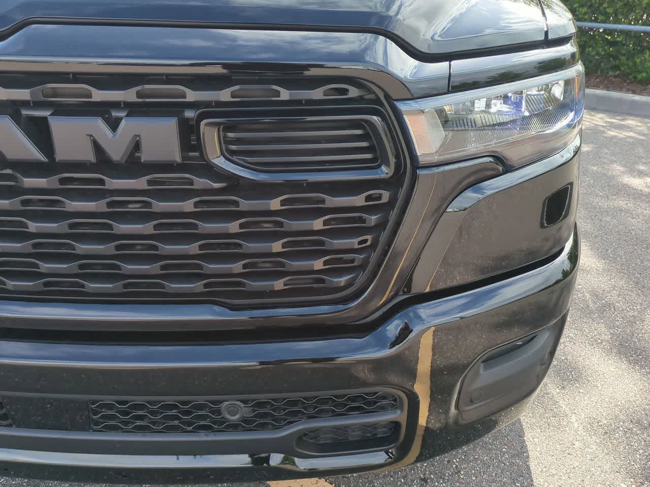 2026 RAM Ram 1500 RAM 1500 EXPRESS CREW CAB 4X4 5'7' BOX