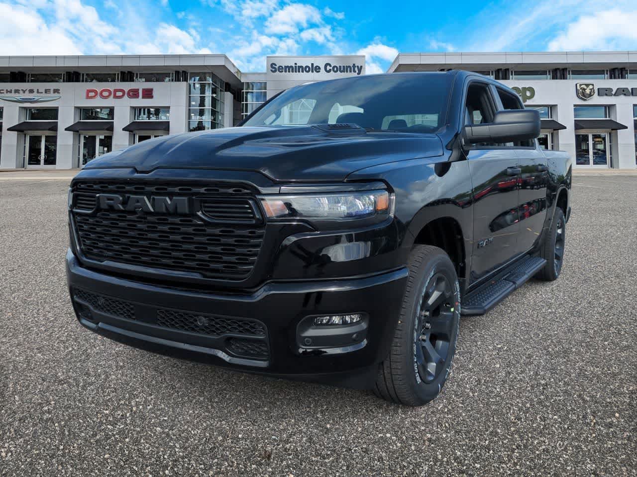 2026 RAM Ram 1500 RAM 1500 EXPRESS CREW CAB 4X4 5'7' BOX