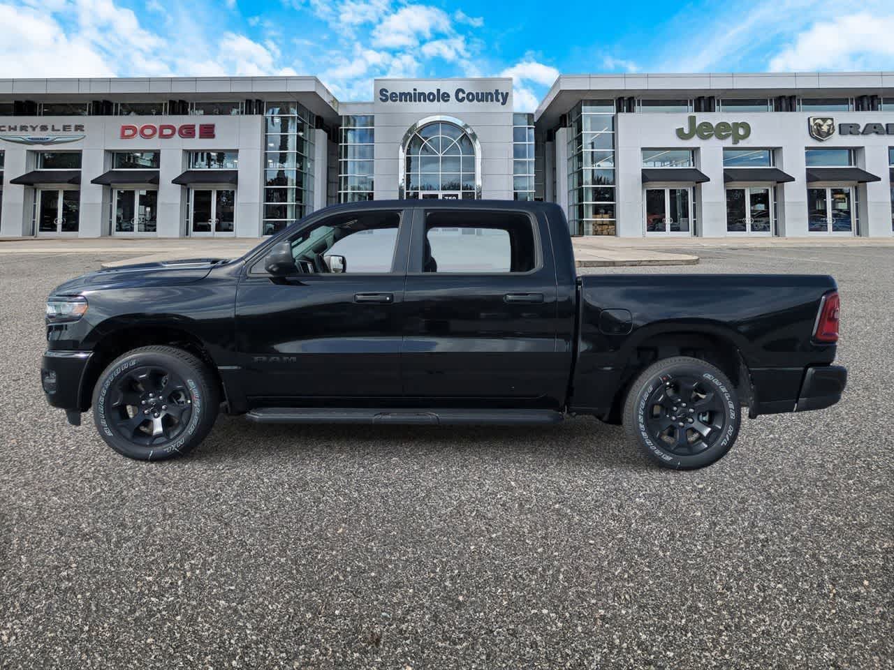 2026 RAM Ram 1500 RAM 1500 EXPRESS CREW CAB 4X4 5'7' BOX