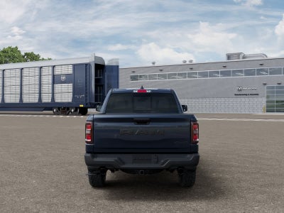 RAM 1500 WARLOCK de 2026, cabina doble, tracción 4x4 y caja de 1,70 m