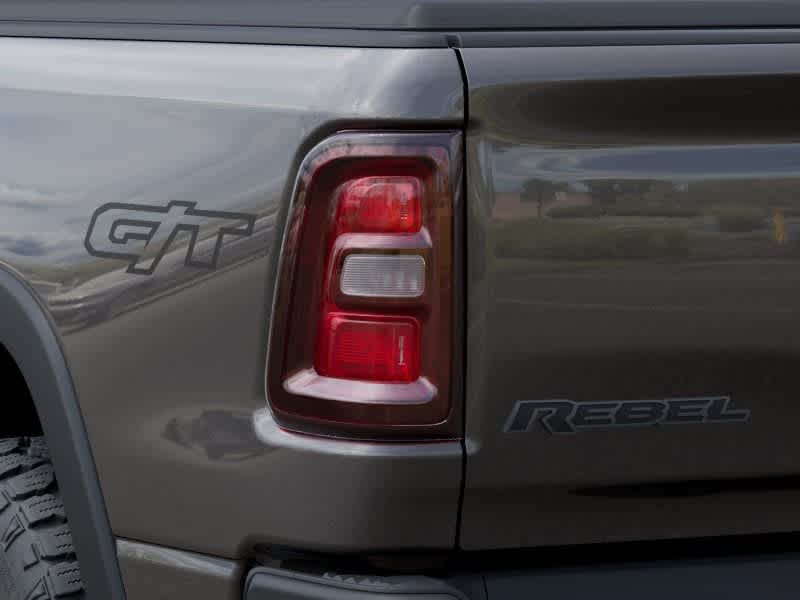 RAM 1500 de 2027, RAM 1500 REBEL, cabina doble, 4x4, caja de 5'7'