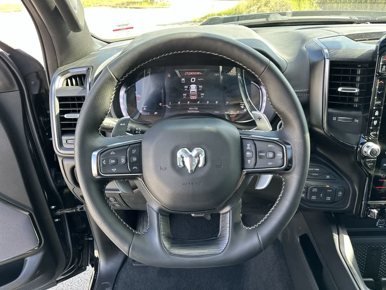 RAM 1500 de 2027, RAM 1500 REBEL, cabina doble, 4x4, caja de 5'7'