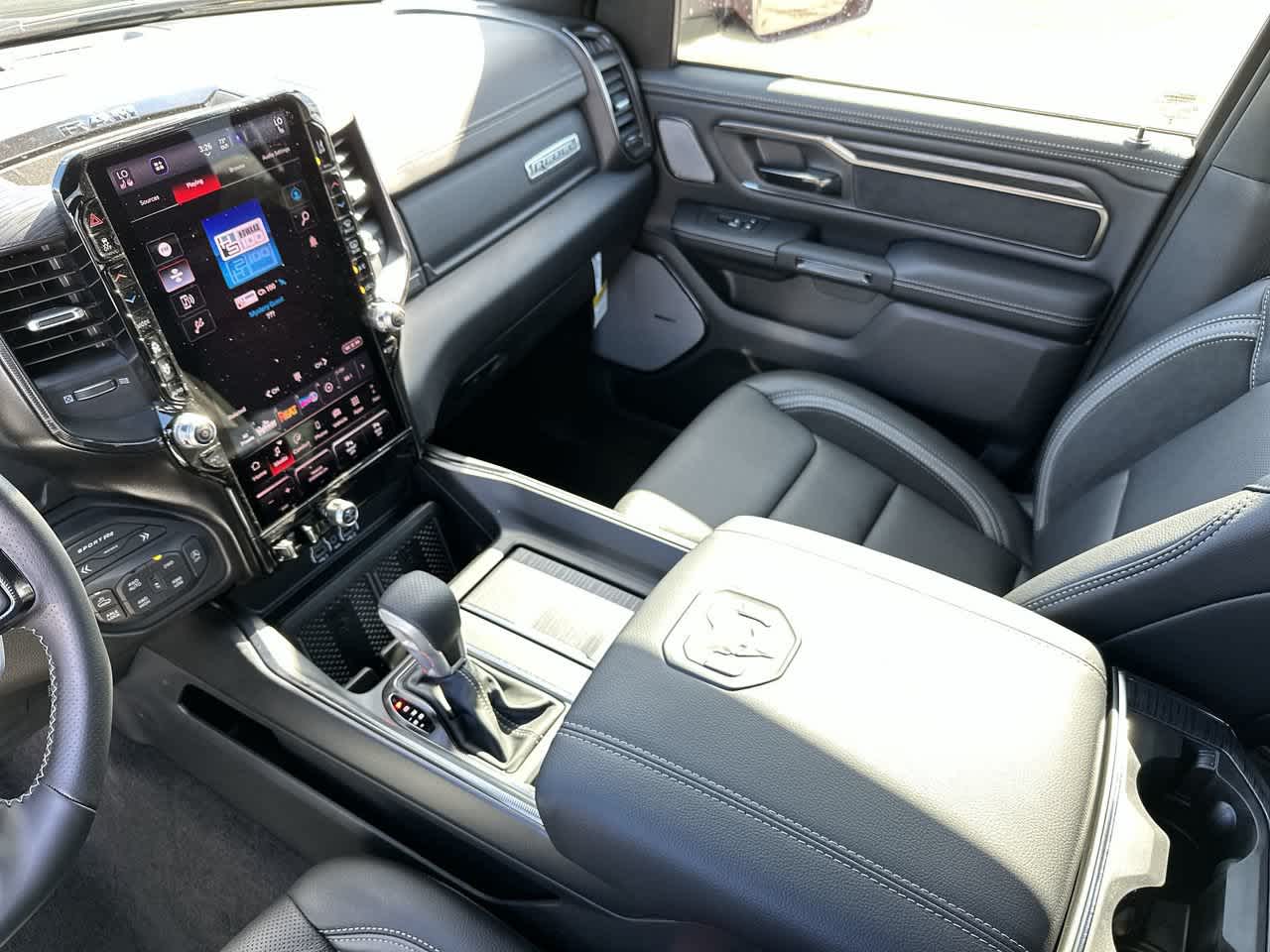 RAM 1500 de 2027, RAM 1500 REBEL, cabina doble, 4x4, caja de 5'7'