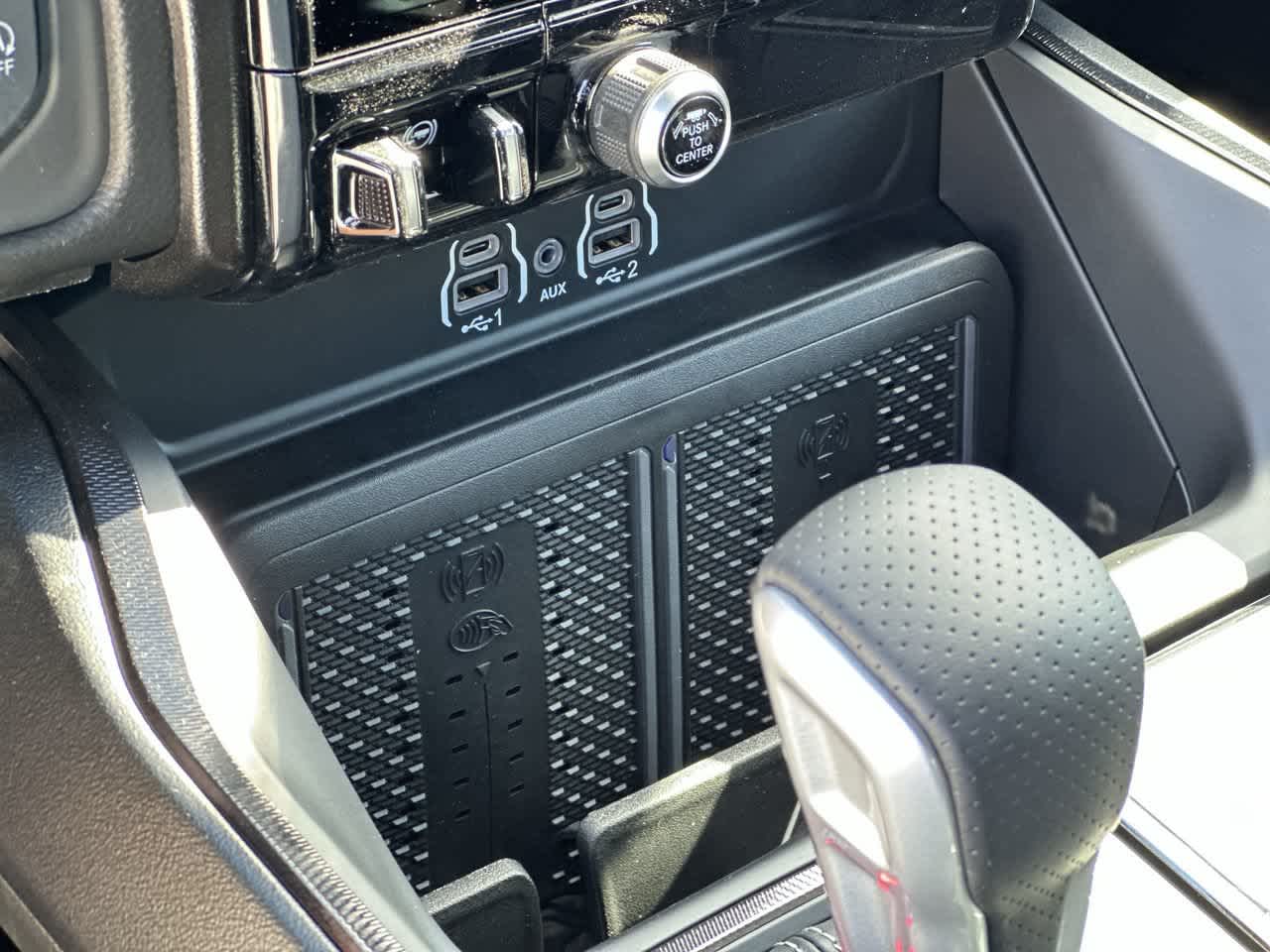 RAM 1500 de 2027, RAM 1500 REBEL, cabina doble, 4x4, caja de 5'7'