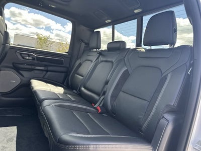 RAM 1500 de 2027, RAM 1500 REBEL, cabina doble, 4x4, caja de 5'7'