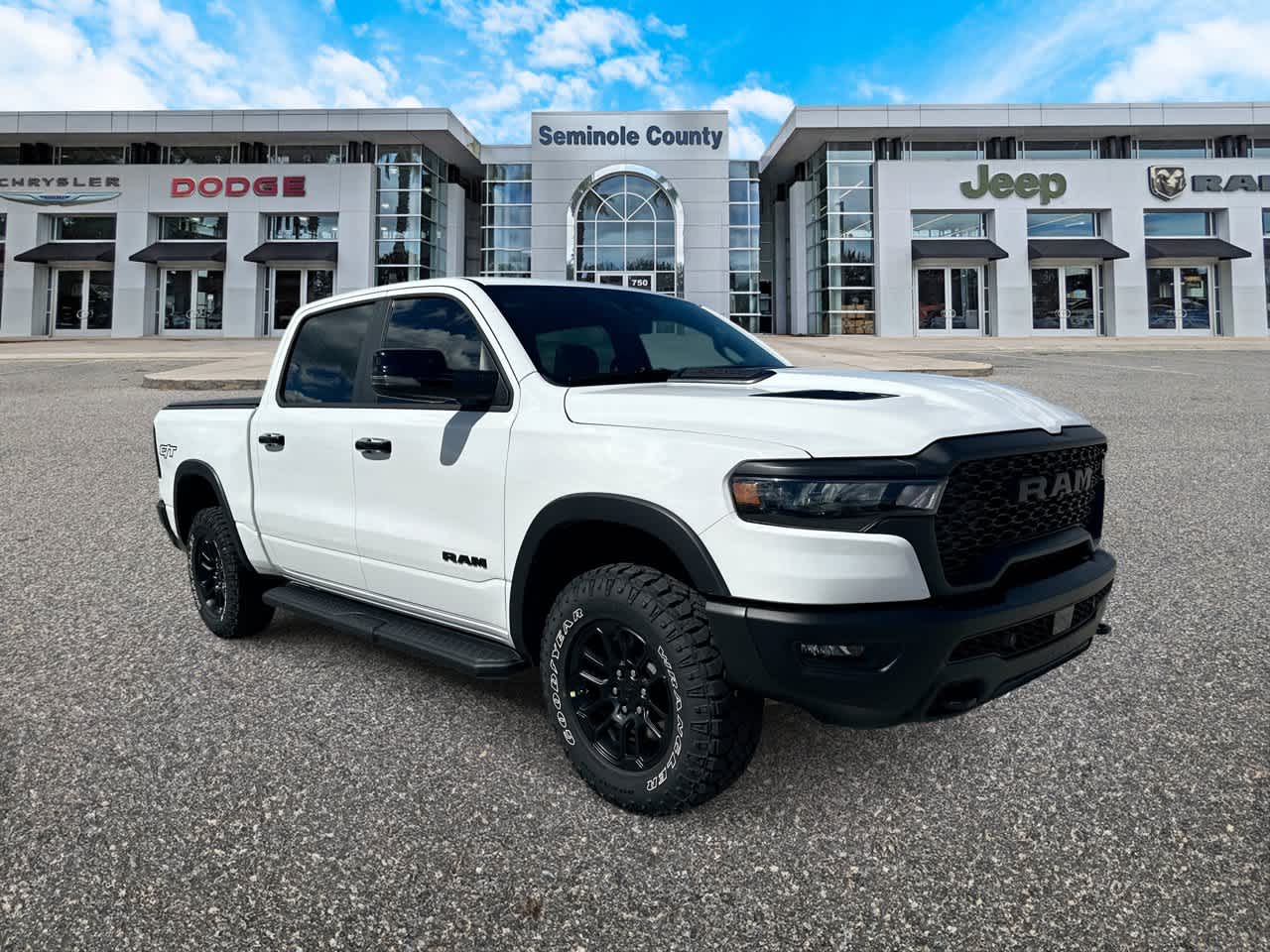 RAM 1500 de 2027, RAM 1500 REBEL, cabina doble, 4x4, caja de 5'7'
