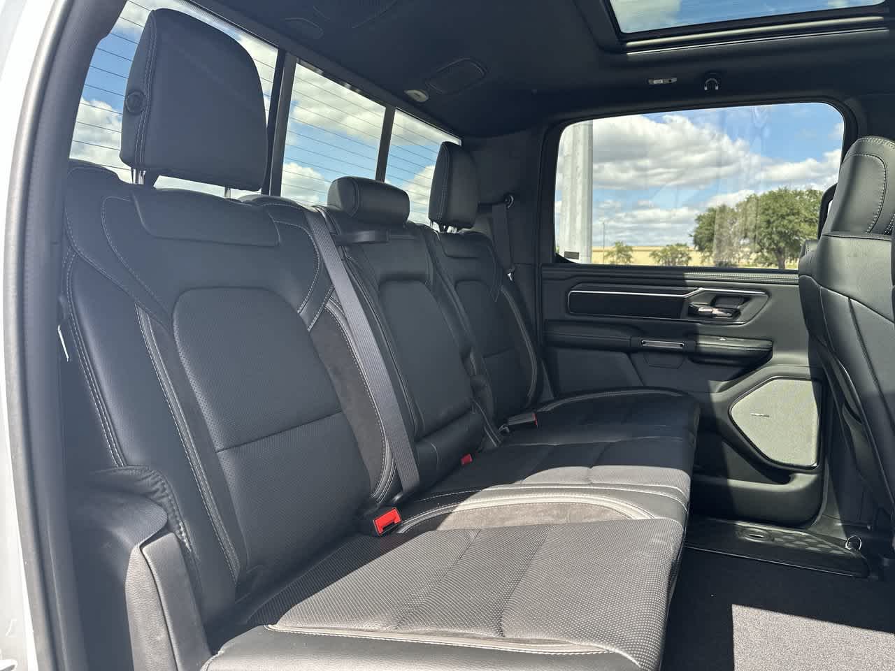 RAM 1500 de 2027, RAM 1500 REBEL, cabina doble, 4x4, caja de 5'7'