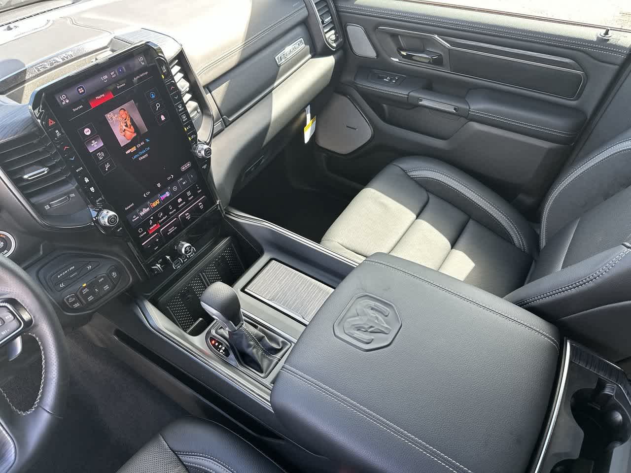 RAM 1500 de 2027, RAM 1500 REBEL, cabina doble, 4x4, caja de 5'7'