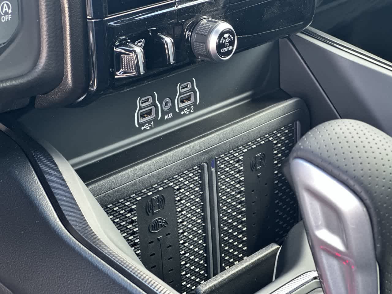 RAM 1500 de 2027, RAM 1500 REBEL, cabina doble, 4x4, caja de 5'7'