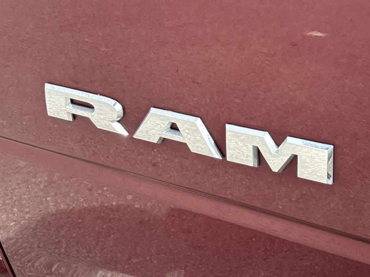 2022 RAM 2500 Tradesman Crew Cab 4x4 6'4' Box