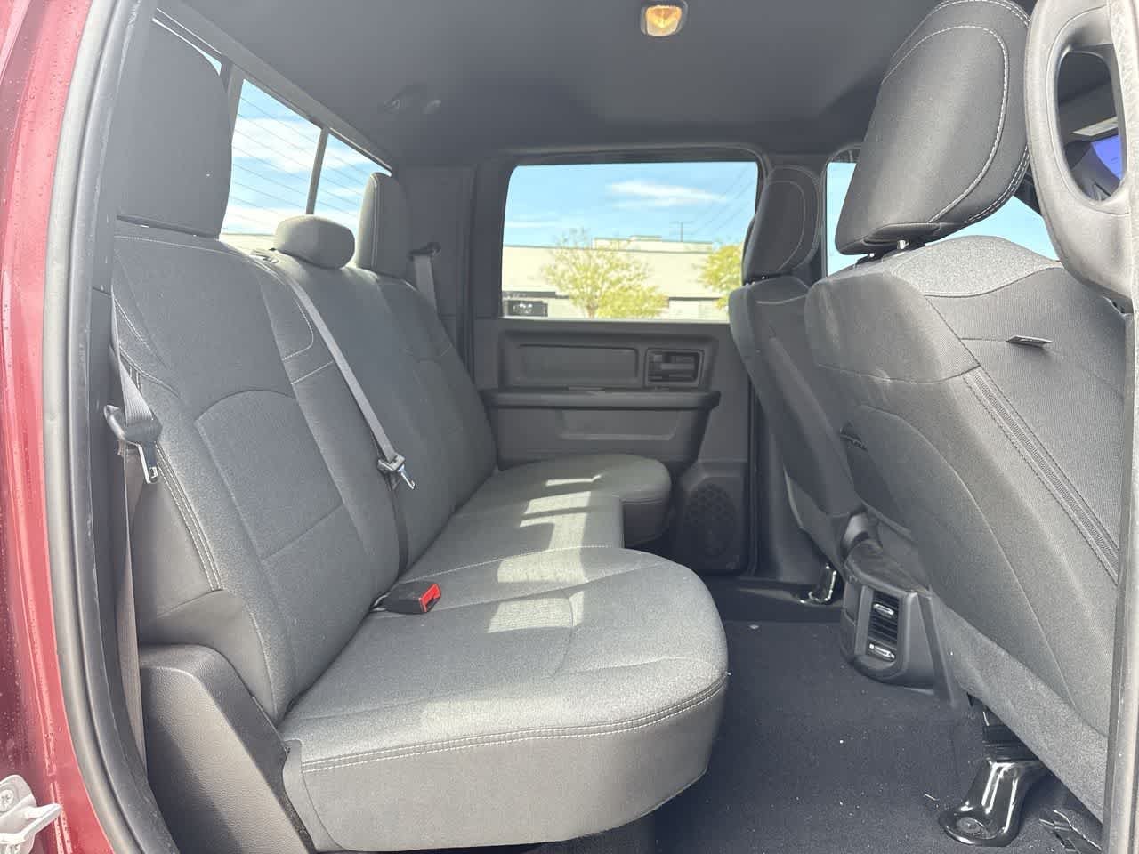 2022 RAM 2500 Tradesman Crew Cab 4x4 6'4' Box