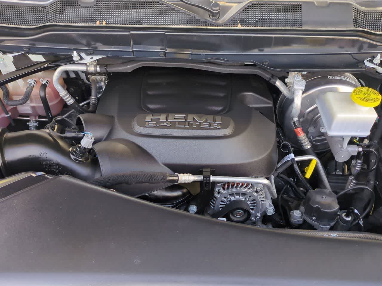 2024 RAM 2500 Big Horn Crew Cab 4x4 6'4' Caja